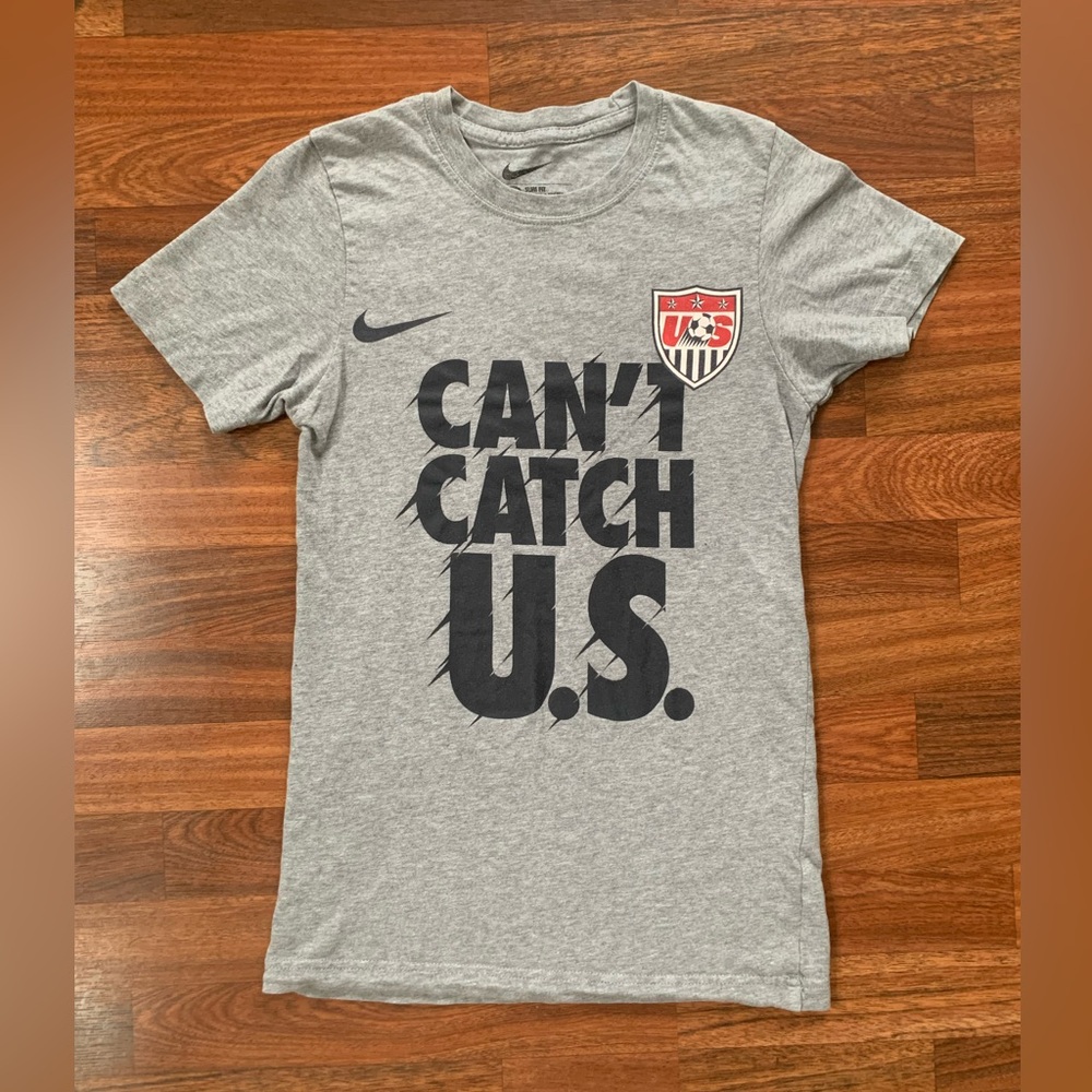 Nike Can’t Catch U.S. Tshirt size XS slim fit Gray/black Soccer Football USA